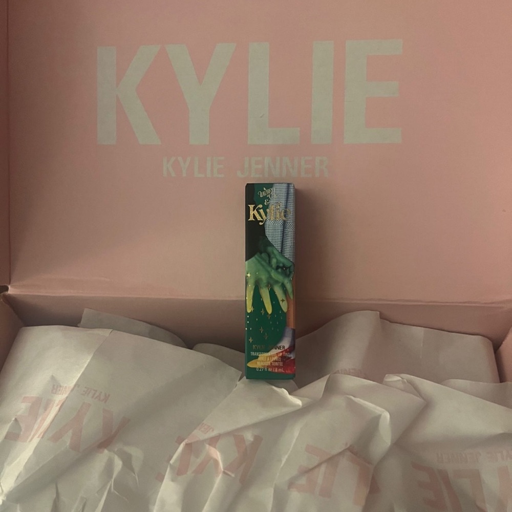 WIZARD OF OZ TRANSFORMATIVE LIP TINT